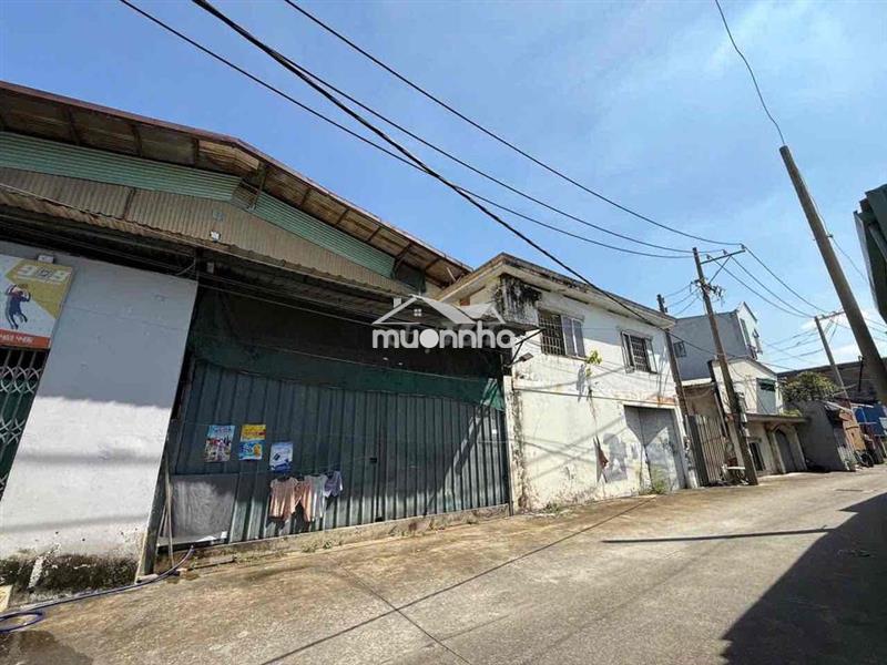 Cho thuê nhà , kho xưởng 1000m2 ngay mt trường chinh, p.tây thạnh