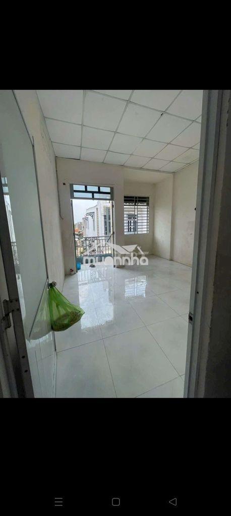 Nhà thuê 4*18 lầu 5pn. đang sơn mới đường lê thị ngay vĩnh lộc a - Ảnh 2