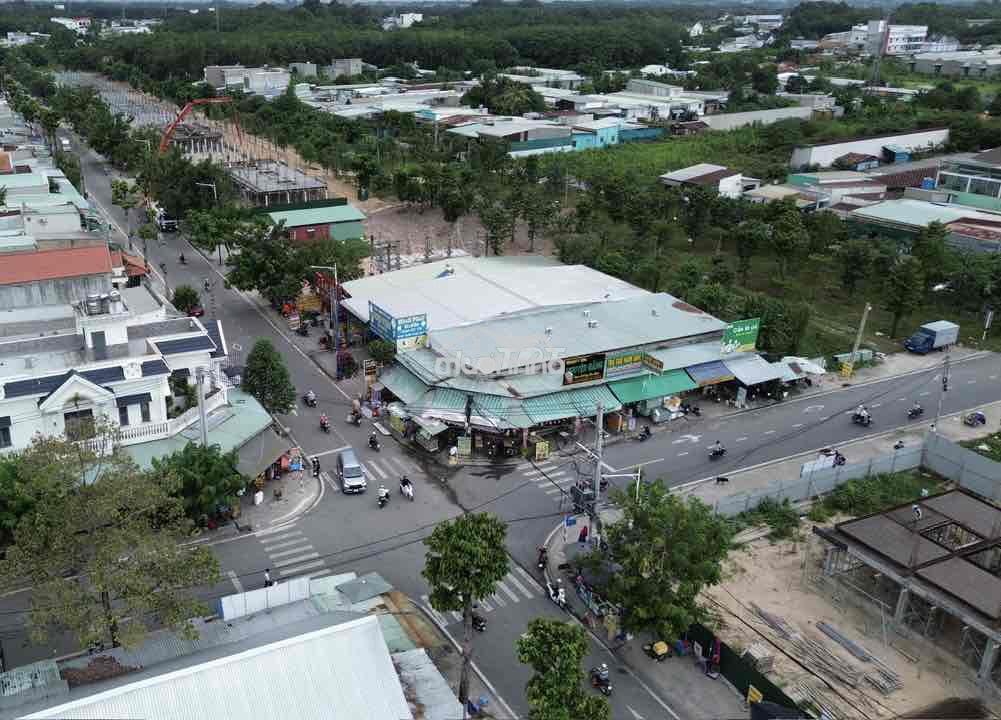 Bán nhà phố 3pn có 2 mặt tiền đường nhựa đường vành đai thông hoà phú - Ảnh 2