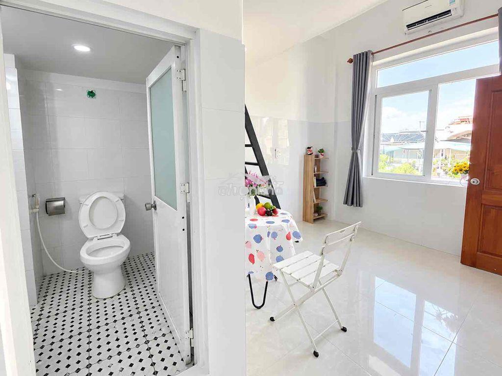 Trống 1 phòng ban công cửa sổ y hình - gần nhà ga t3 - Ảnh 2