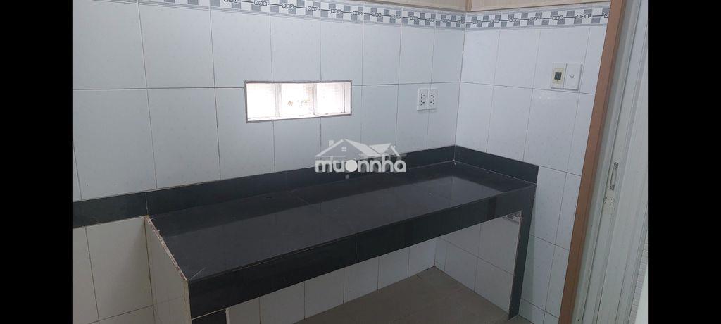 Q7 - cho thuê nhà độc lập 1 trệt 1 gác suốt - sân rộng – kdc an ninh - Ảnh 2