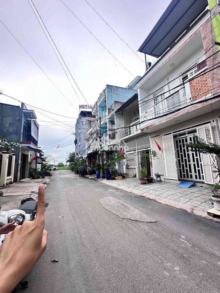 Bán nhà 3 tầng hẻm 8m thông, ngang 5,5m ngay chợ mỹ nga tây lân - Ảnh 2