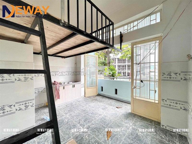 Phòng trọ có gác ngay đường nguyễn sơn / văn cao giá giảm mạnh tay 4tr