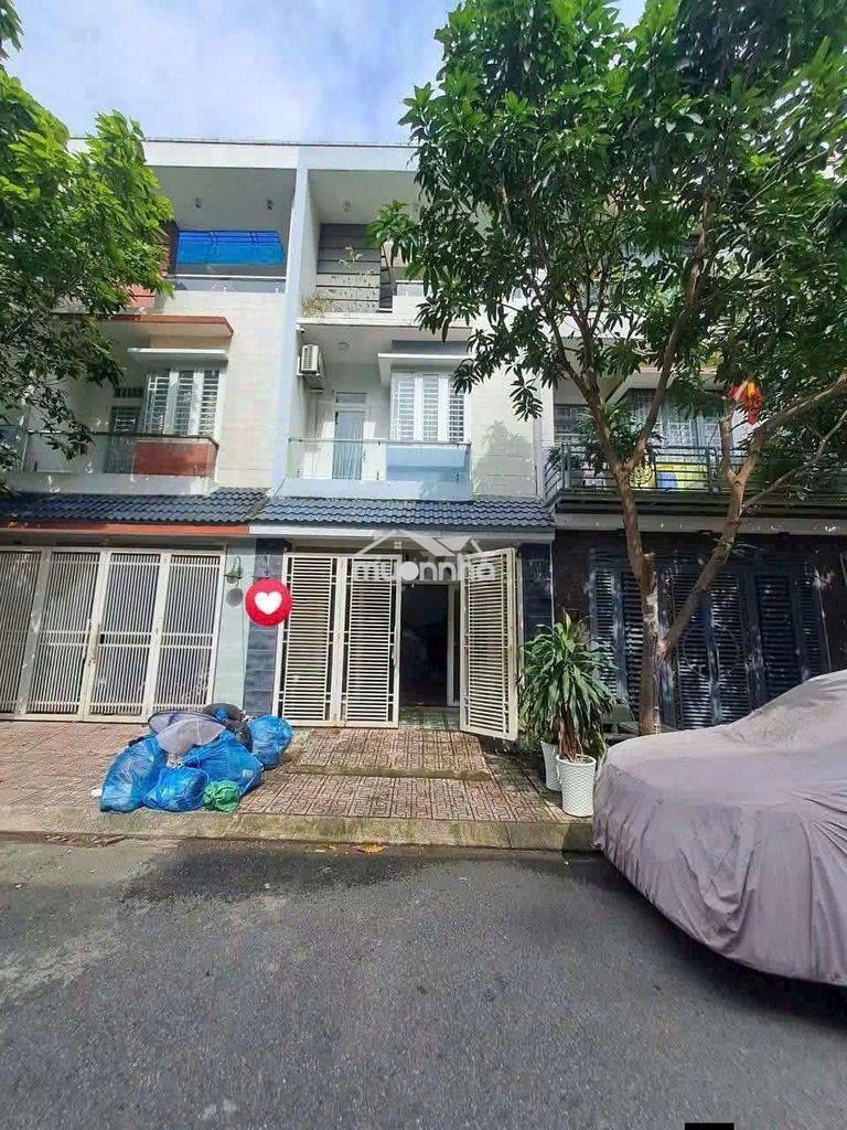 Cho thuê nhà 1 trệt 2 lầu gần làng đại học và chợ đông hoà