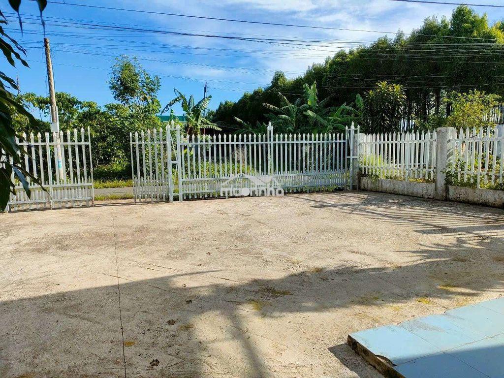 Nhà rộng thoáng an ninh ngay khu dân cư - Ảnh 2