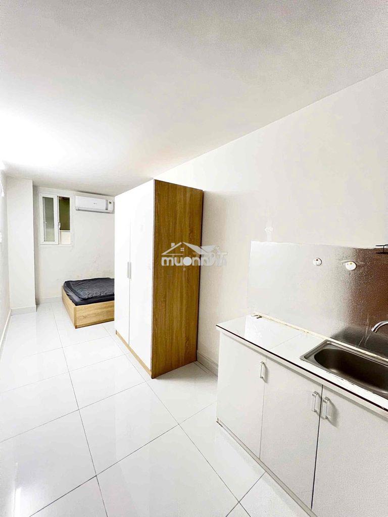Studio trắng tinh sạch sẽ - cmt8 q10 giáp q3 - gần công viên lê thị ri