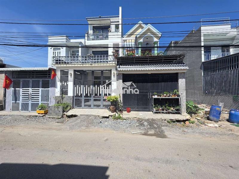 Nhà phố 130m kdc gần bờ hồ biconsi, phường tân bình,tp dĩ an