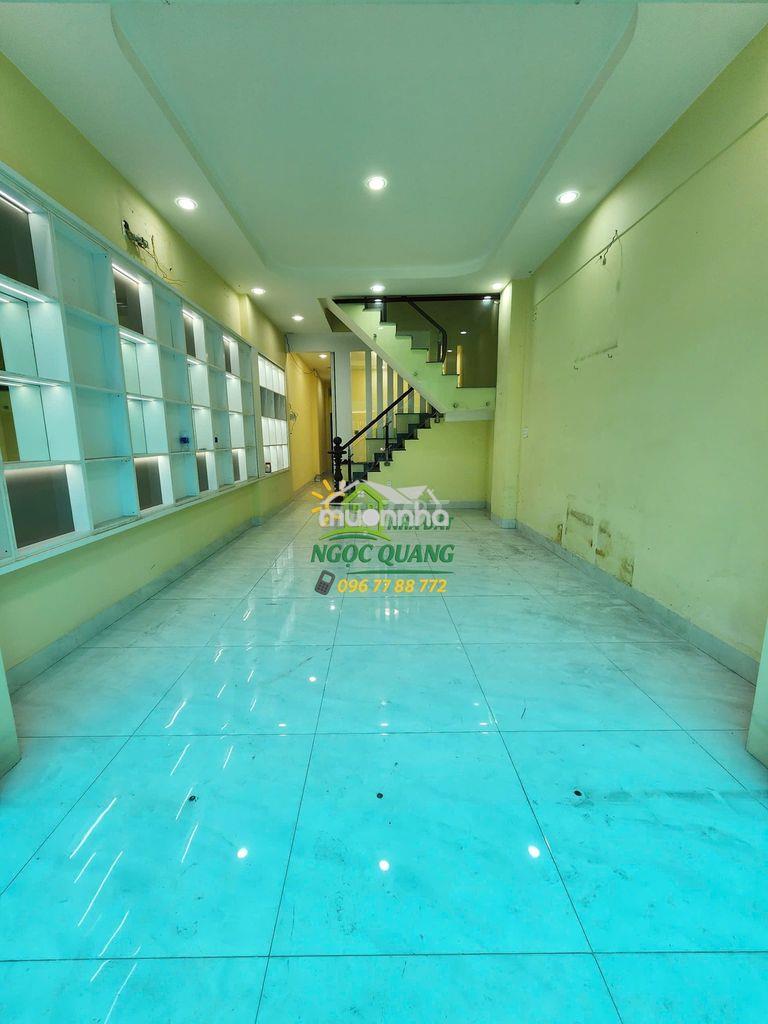 Nhà ngay cầu vượt quang trung, 4x22m, 1 trệt 2 lầu, sân để xe hơi - Ảnh 2
