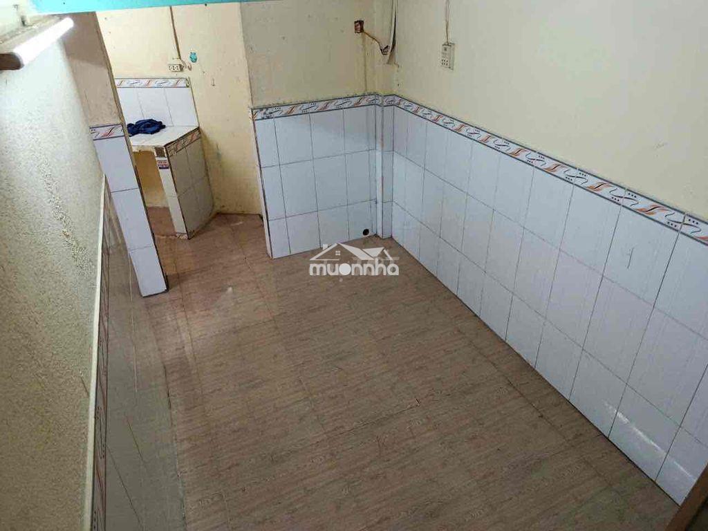 Bán nhà ngang rộng- hẻm đẹp,tôn dan - Ảnh 4