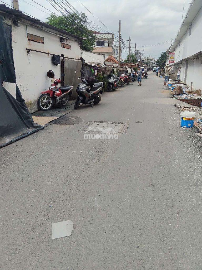 Cần bán gấp kiot mt 5m × 12m, đường xe hơi, kdbb ok