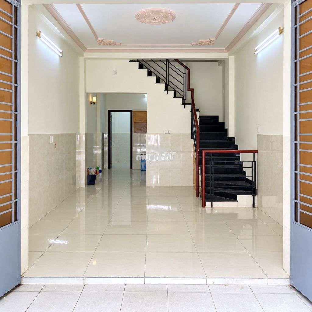 Nhà 1 trệt 1 lầu sân thượng 3pn 4x15m hẻm xe hơi lý phục man - Ảnh 2