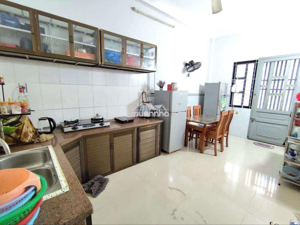 Nhà trệt 2 lầu - Ảnh 4