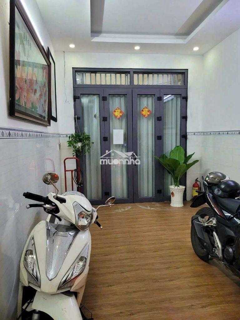 Cần bán nhà nguyễn văn cừ q1