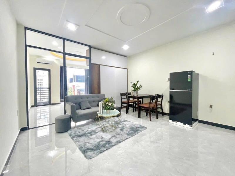 Trống sẵn căn hộ 1 phòng ngủ + 1 phòng khách full nội thất có ban công ánh sáng đón nắng ngay phan xích long gần chợ bà chiểu giáp quận 1,3 hẻm ô tô