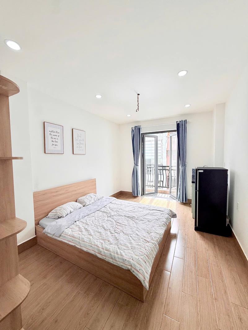 Cho thuê căn hộ ban công thoáng mát full nội thất đường phan xích long quận phú nhuận, sát q1, q3 - Ảnh 2