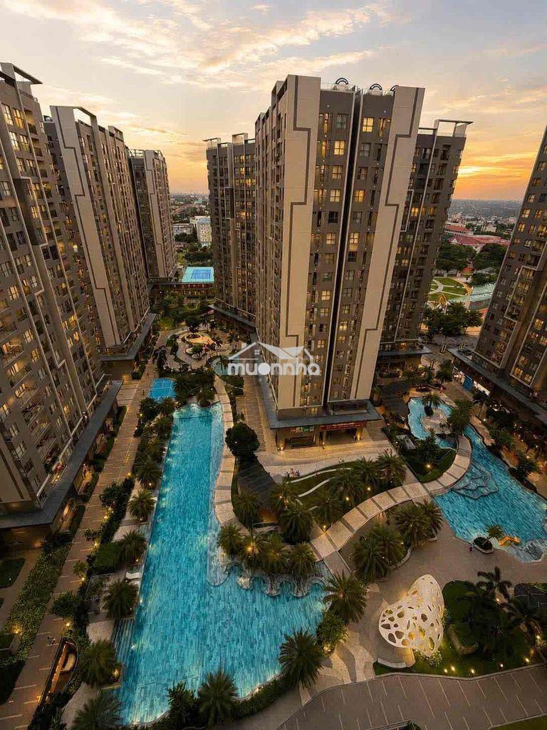 Bán căn 3pn (112) - giá bán 4,4 tỷ full nội thất. lh hương