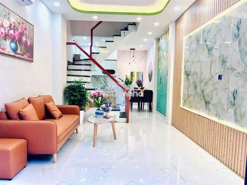 Nhà xây mới 100%, ngay chợ vải sầm uất 
