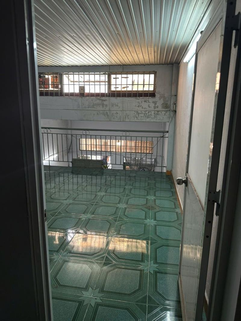 Bán nhà an bình gần tô ngọc vân, sổ riêng, không ngập nước, không quy hoạch, 2,8 tỷ, 2 phòng ngủ toilet trên dưới - Ảnh 3