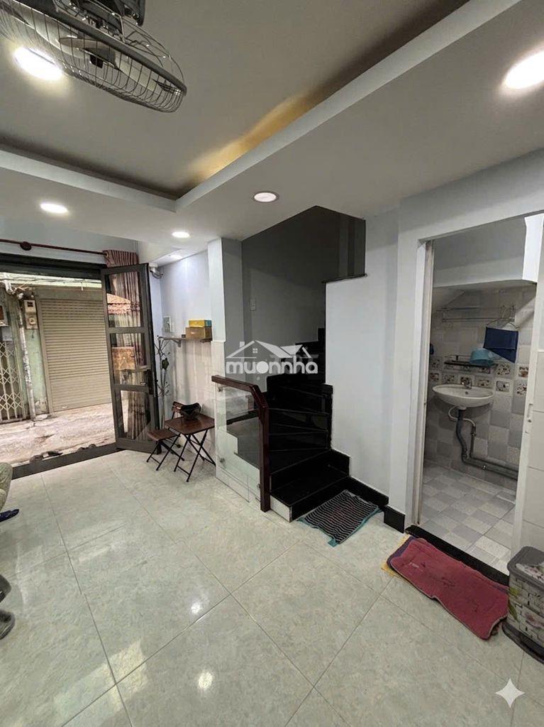 Cho thuê nhà nguyên căn quận 4, 5 tầng, gần hẻm xe hơi ! - Ảnh 3