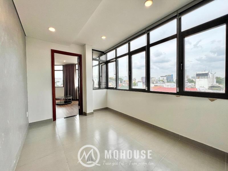 Cho thuê căn hộ dịch vụ 2 phong ngủ full nội thất ngay sân bay nội thất cao cấp - Ảnh 2