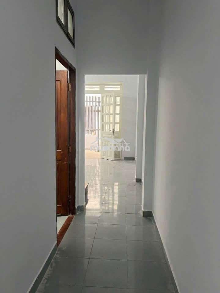 Nhà 4pn gần chợ đầu mối chỉ 8tr - Ảnh 3