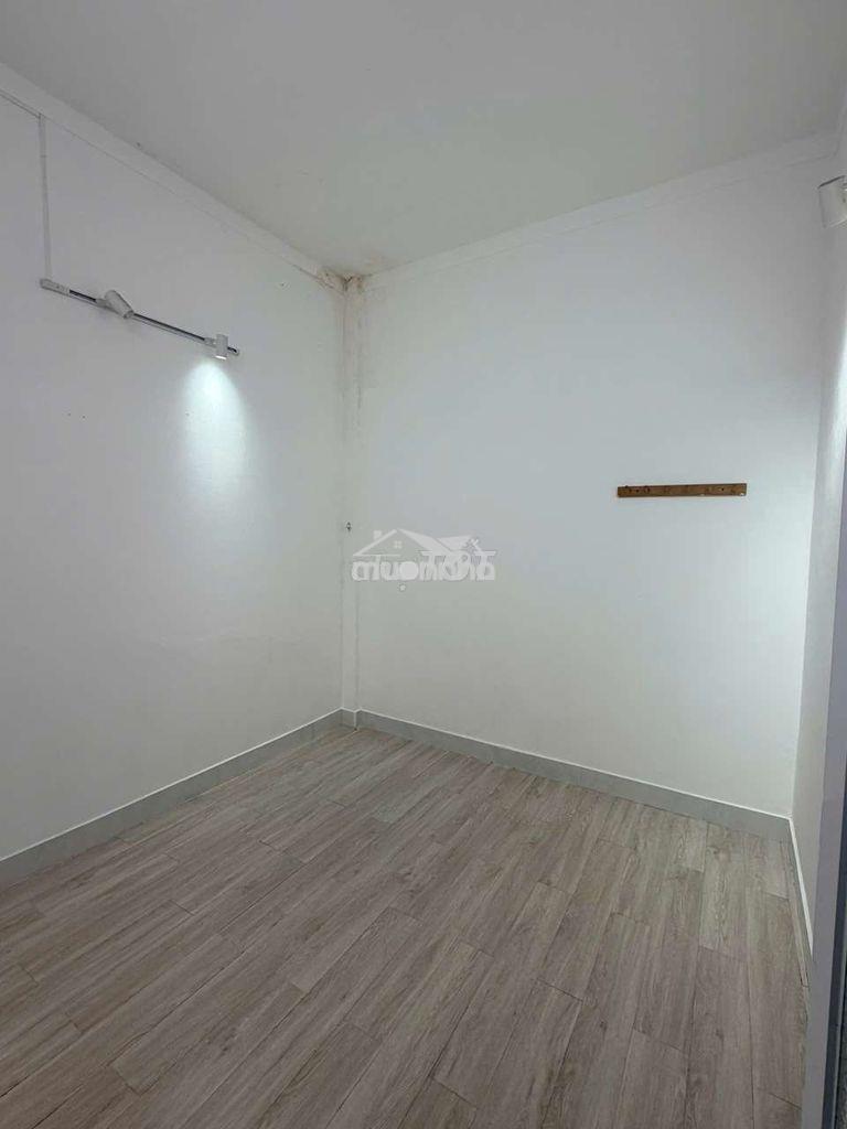 Nhà 1 lầu 3×10 , có 2pn 2wc gần chợ ht13, q12 - Ảnh 4