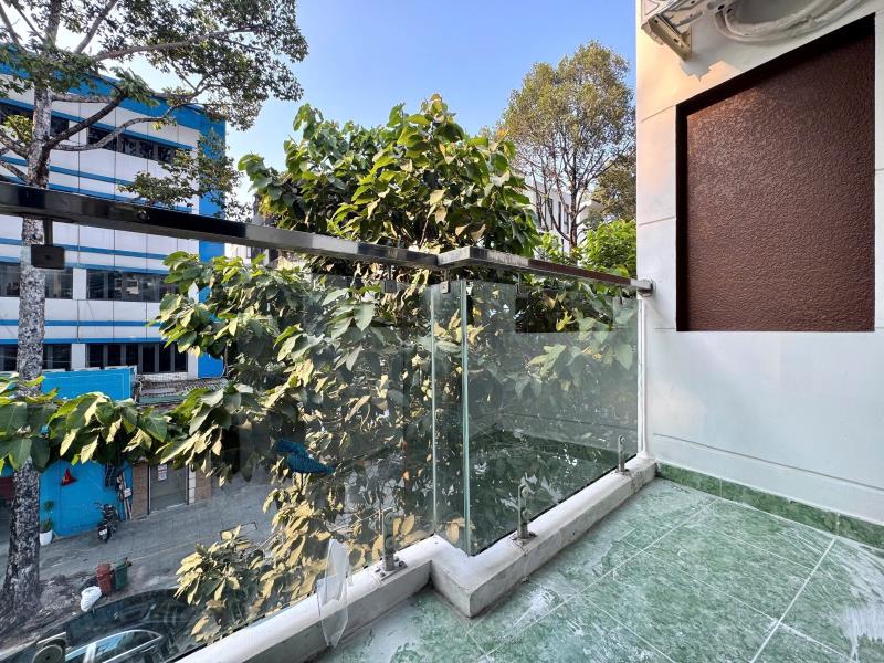 Cho thuê căn hộ quận 1 full nội thất cửa sổ rộng ban công thoáng-trần quang khải - Ảnh 3