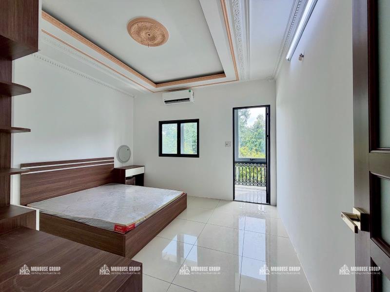 1 phòng ngủ ban công - nhà mới, full nội thất - ngay khu sân bay