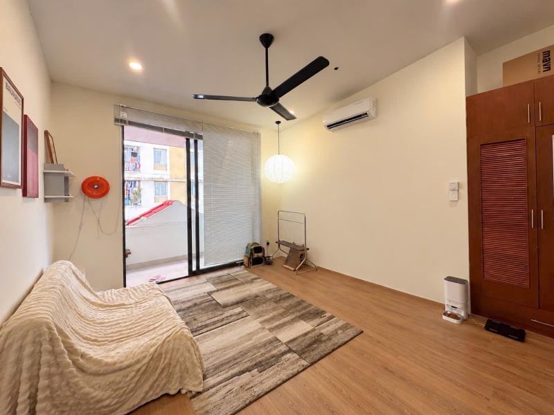 Chdv có gu nội thất gỗ xịn - thú cưng thân thiện cạnh sala  - có chỗ đậu ô tô miễn phí