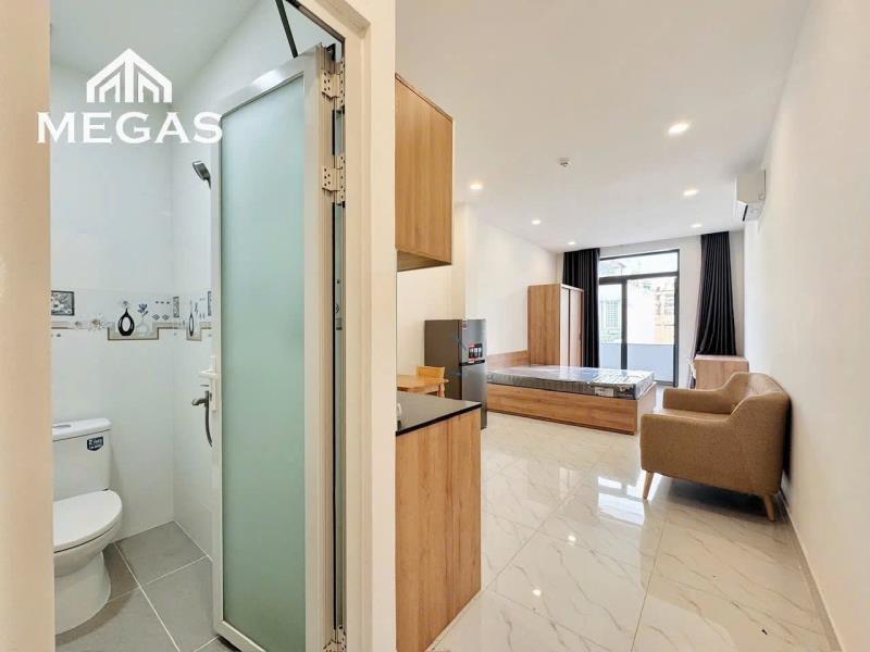 Cho thuê căn hộ có ban công và cửa sổ lớn thoáng mát full nội thất đường lê trực quận bình thạnh, sát quận 1 - Ảnh 3