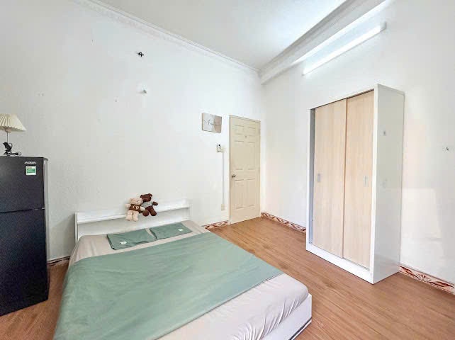 Cho thuê căn hộ có ban công và cửa sổ lớn thoáng mát full nội thất đường phùng văn cung quận phú nhuận, sát bình thạnh, quận 1 - Ảnh 3