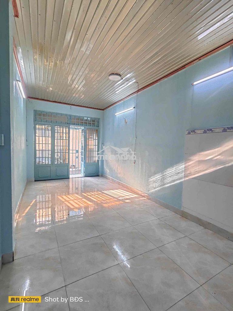 Nhà 1 trệt 1 lầu 2pn 1wc ban công thoáng mát ngay chợ bình triệu 5.5tr - Ảnh 2