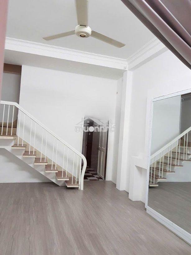 Cho thuê nhà nhỏ giá rẻ 2pn, có nội thất