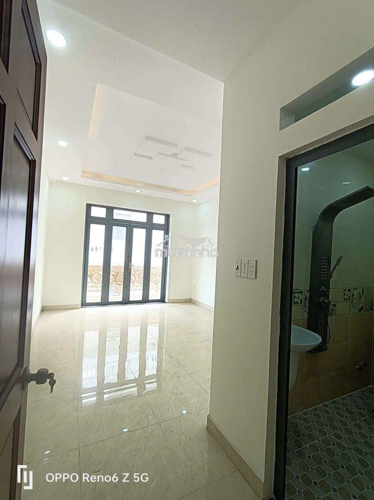 Nhà đẹp 4 x 18 có 5pn 6wc sân thượng - Ảnh 3