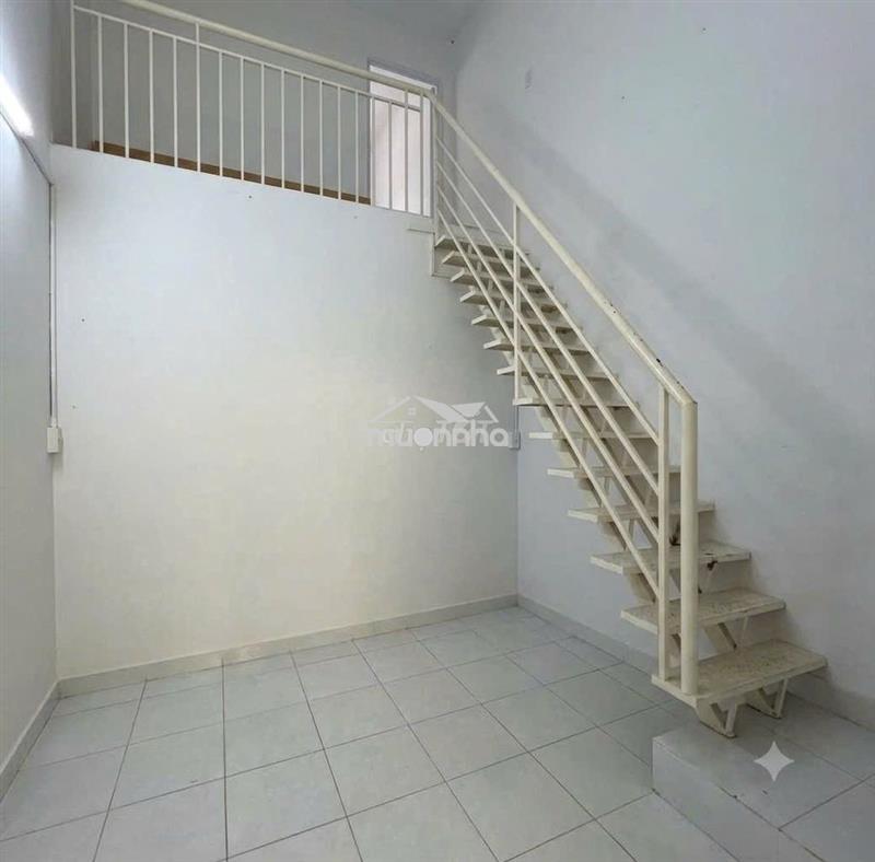 Cho thuê nhà hẻm 5 m thông đường nguyễn cửu đàm 4 x 14 m có 2 pn