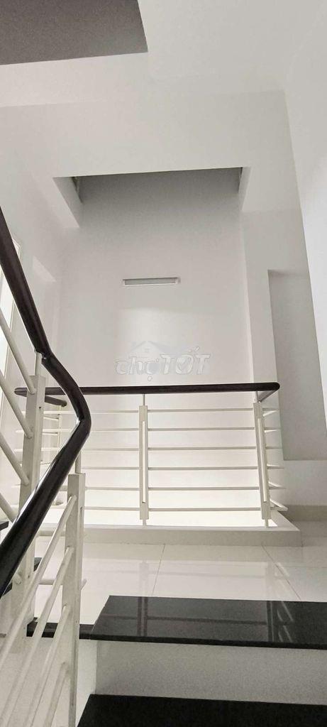 Nhà 3 tầng,3 máy lạnh,3pn,2wc sân thượng, gần vạn phúc city hbphuoc  - Ảnh 3