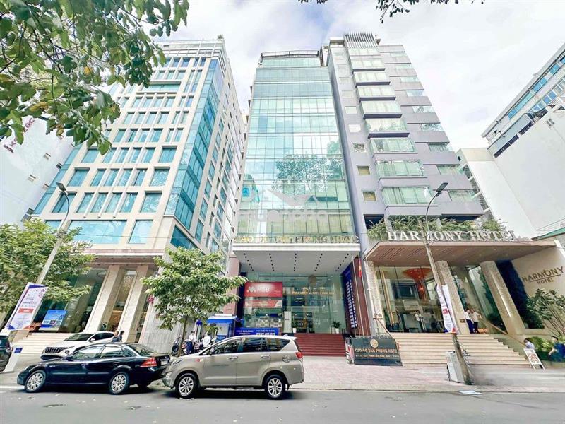 Văn phòng 250m2 lầu 3 sàn trước toà nhà q.1