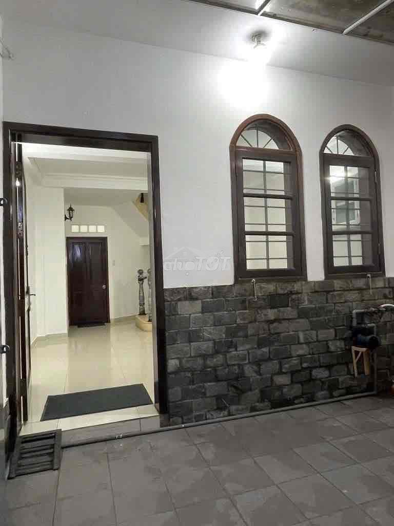 Cho thuê nhà quận 10 - 4 tầng - 3wc - 2pn - chỉ 13tr