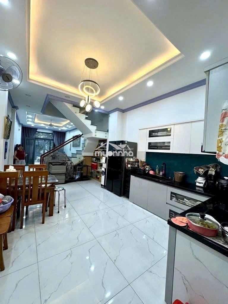 Nhà đẹp nội thất đầy đủ, 3pn, đường xe hơi, khu an ninh