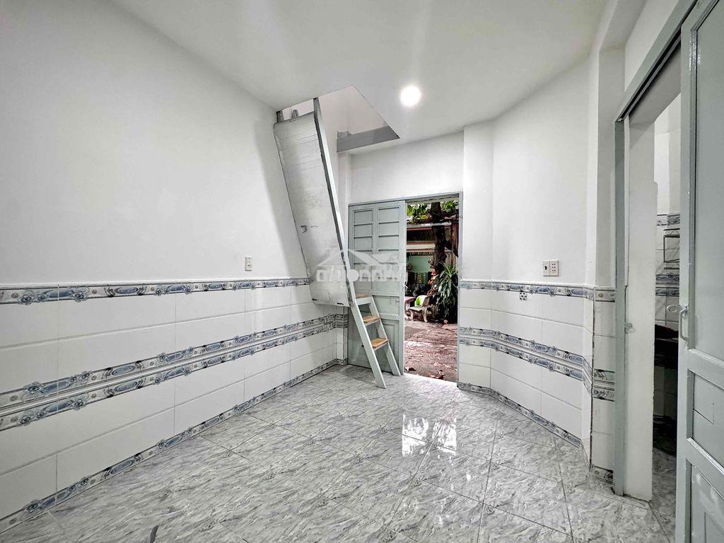 Nhà nguyên căn 1 trệt 1 lầu khu ao đôi, mã lò hai mặt tiền siêu thoáng - Ảnh 3