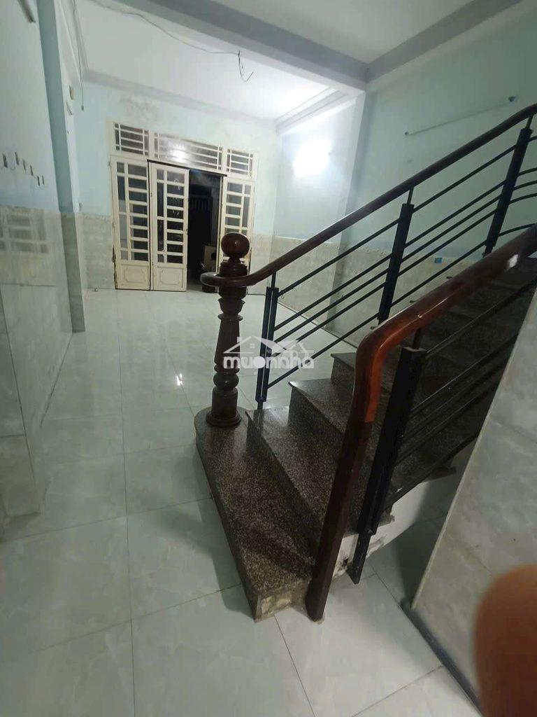 Nhà thuê 4*16lầu suốt 2p. gần chợ ấp 5 xã tân vĩnh lộc b