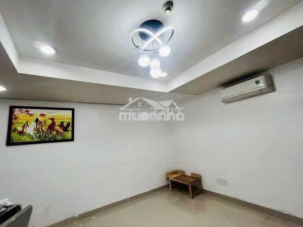 Bán căn hộ skyway 80m2 2pn 2wc giá chỉ 2,75 tỷ.