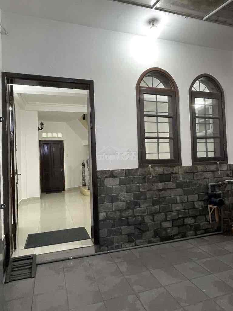 Nhà mới xây 2 phòng ngủ cách mạng tháng 8 - Ảnh 4