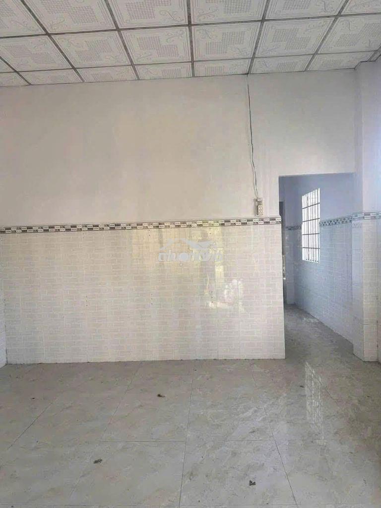 Nhà mua từ trước dịch nay gồng không nổi bán giá 750 triệu, nhà c4 cũ - Ảnh 2