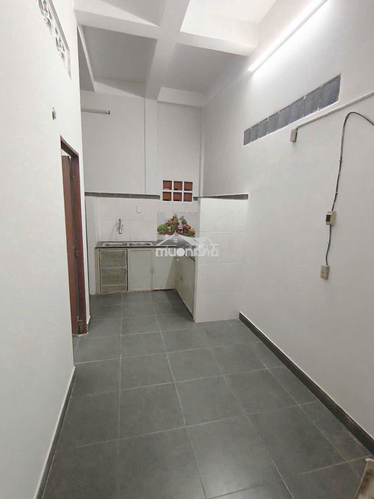Nhà góc 2 mặt tiền hẻm - gần ngã 4 thủ đức  - Ảnh 2