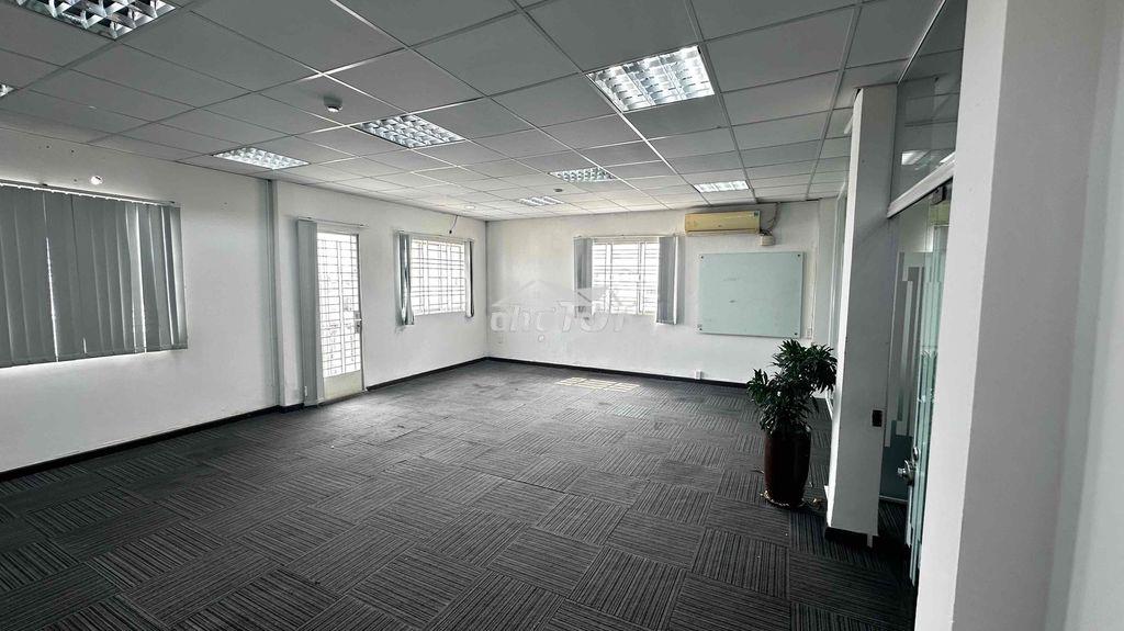 Văn phòng 70m2 cmt8 q3 - ngăn sẵn phòng họp - Ảnh 2