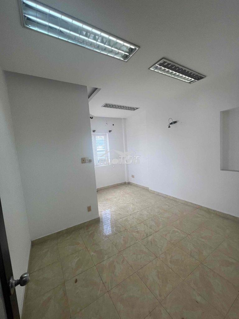 Cho thuê nhà đường lạc long quân 4x15 trệt 2 lầu 4pn - Ảnh 4