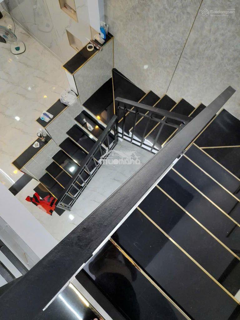 Bán nhà 1 trệt 1 lầu full tiện ích oto đỗ cửa tại p11- quận 6 - Ảnh 2