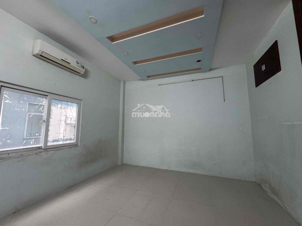 Nhà mặt tiền thoáng mát sạch sẽ - Ảnh 3