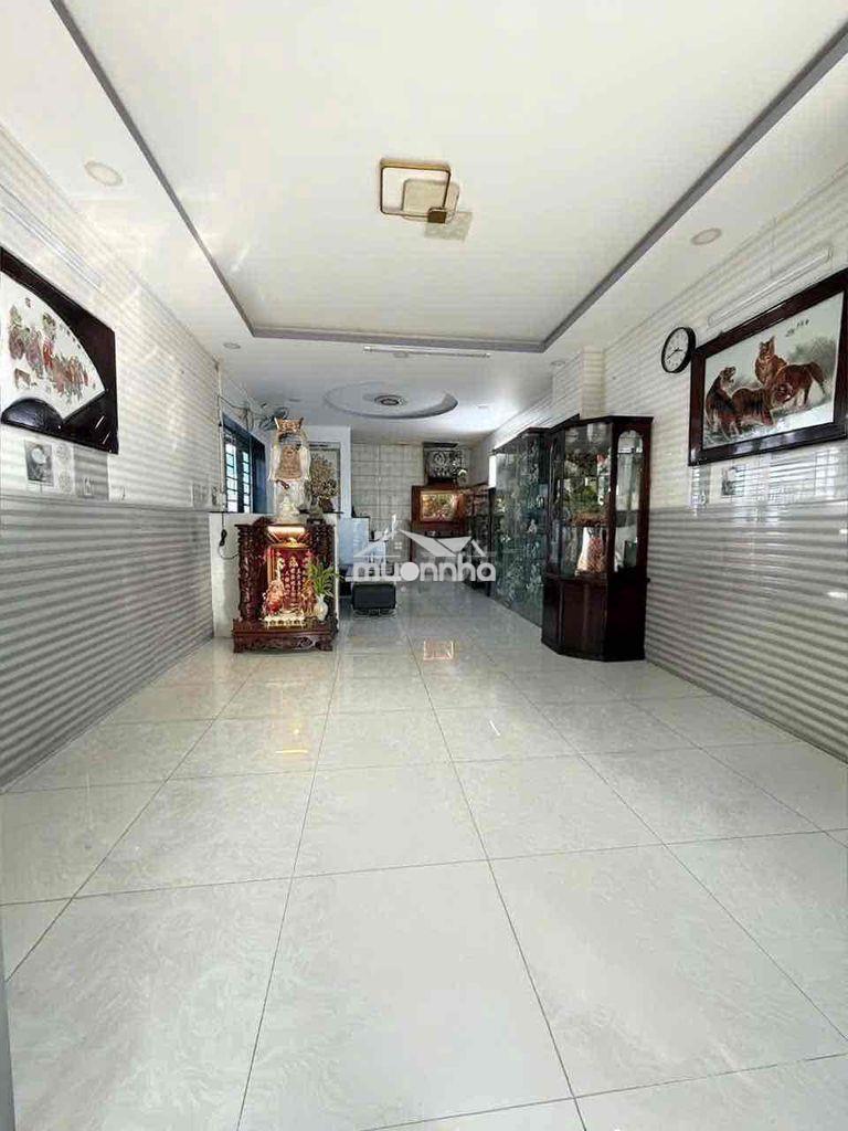 Giảm sốc 1 tỷ - [4m x 17m] nhà 3 tầng, đường nhựa 10m l kế bên đầm sen - Ảnh 2